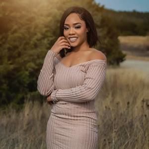 Meet your Posher, Felicia